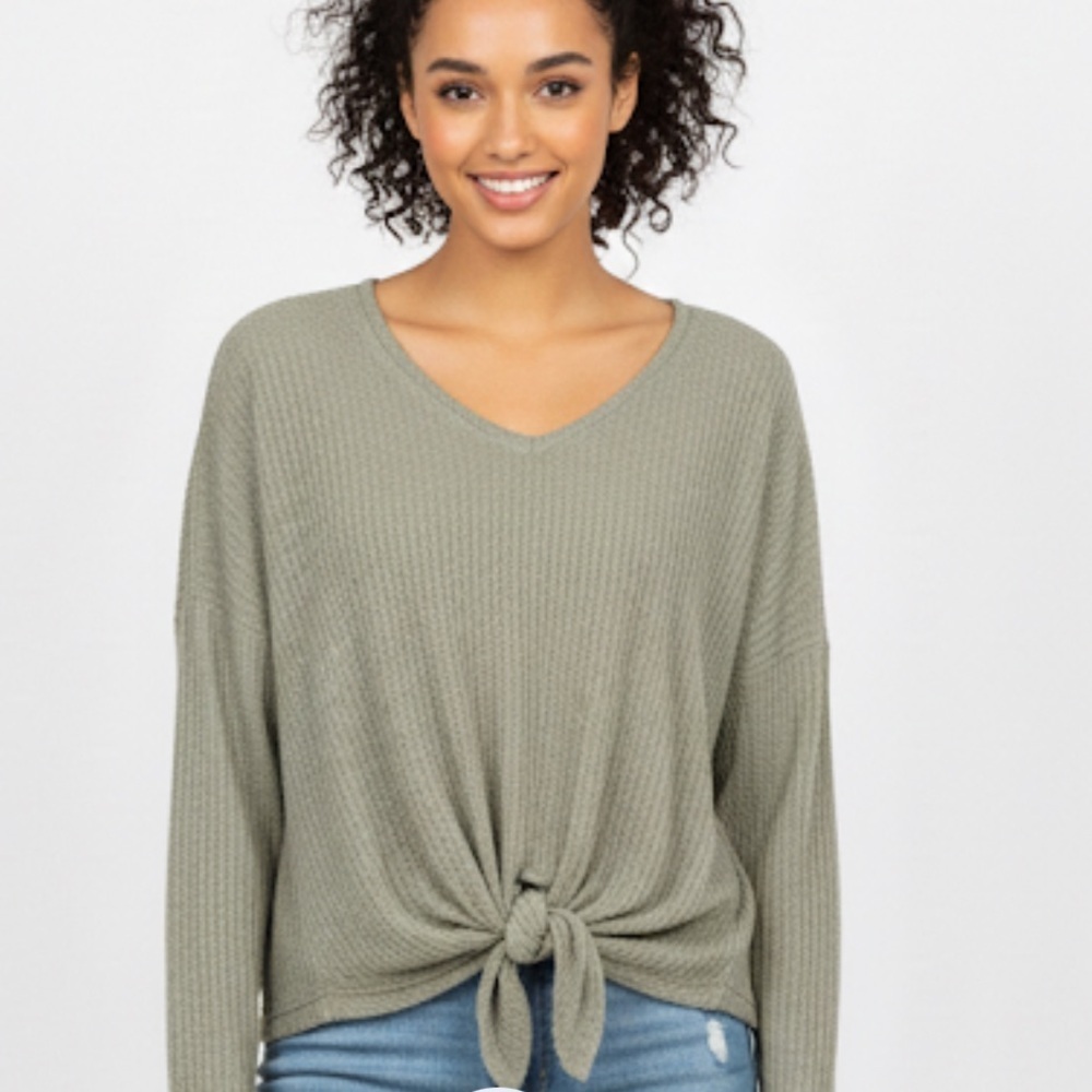 Flawless Knotted Front waffle knit top size M